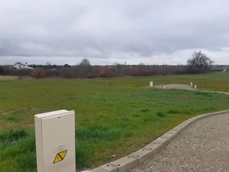 vente terrain 458 m² à castelginest (31780)  148 000 €