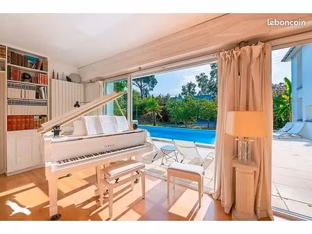 maison 5 pièces 213 m²