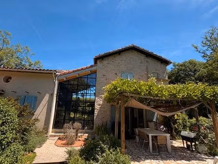 maison ancienne en pierre