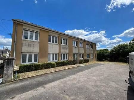 location bureaux et commerces à château-gontier (53200) : à louer / 32m² château-gontier