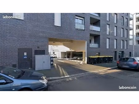 place de parking - les docks - le havre