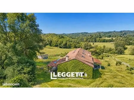 maison 4 pièces 205 m²