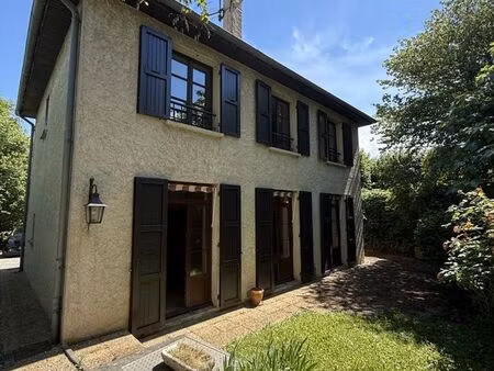 maison 5 pièces 136 m²