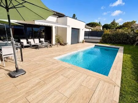 maison contemporaine de 220 m² avec piscine chauffée – centre de camblanes-et-meynac