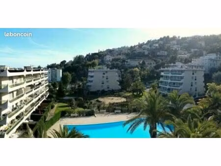 grand studio meublé résidence avec piscine