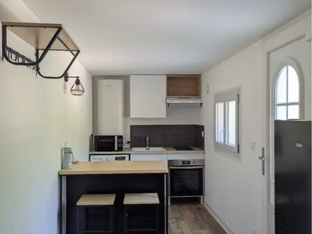 studio meublé rénové. chaussin