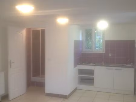 jolie appartement 23m2 refait à neuf à orly ville