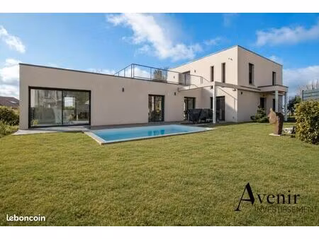 villa 6 pièces 214 m²