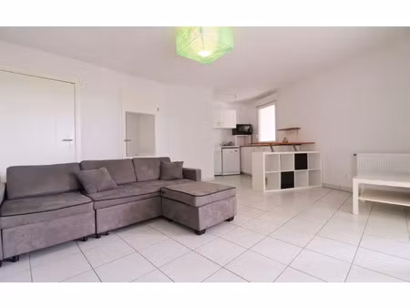 location appartement  m² t-2 à blagnac  666 €