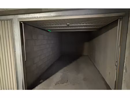 stationnement lyon 3 11 m² t- à vendre  24 000 €