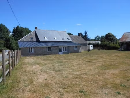 maison de 3 chambres et grand jardin
