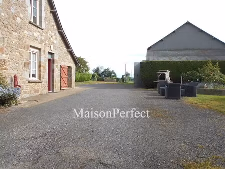maison de village avec grandes dépendances et grand jardin