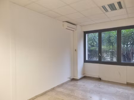 a louer local professionel nice liberation
