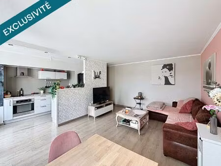 appartement  dernier étage avec balcon  ascenseur