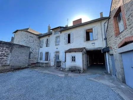 immeuble de rapport à très fort potentiel dans le centre du mayet de montagne