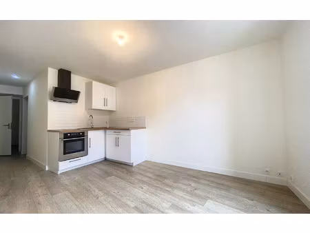location appartement  m² t-2 à pia  590 €