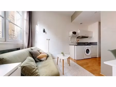 magnifique studio entièrement refait  localisation premium  for