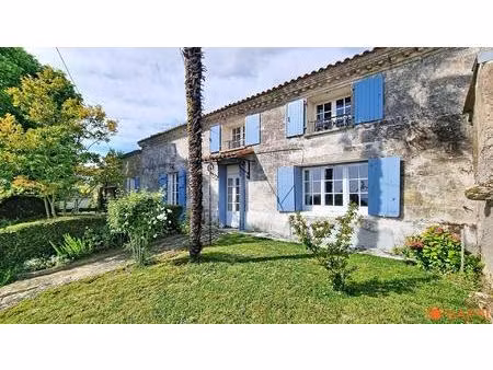 authentique maison charentaise de caractère avec piscine et vue estuaire !