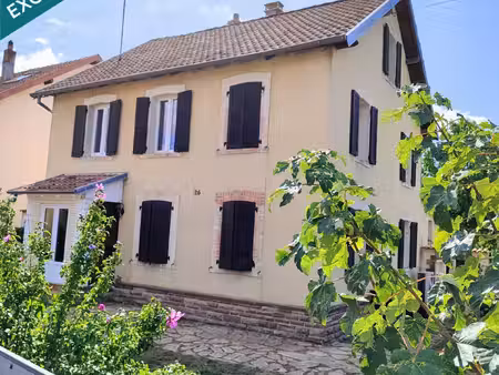 maison de 132 m² sur un vaste un terrain arboré