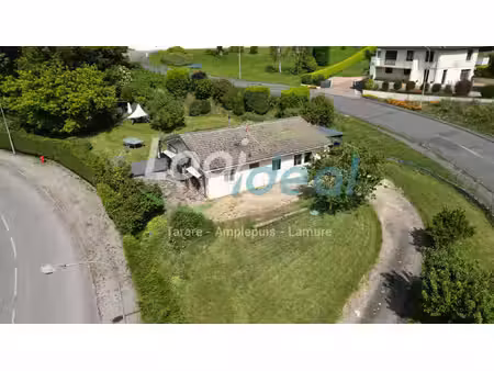 maison de plain-pied avec abric voiture  chalet de jardin et