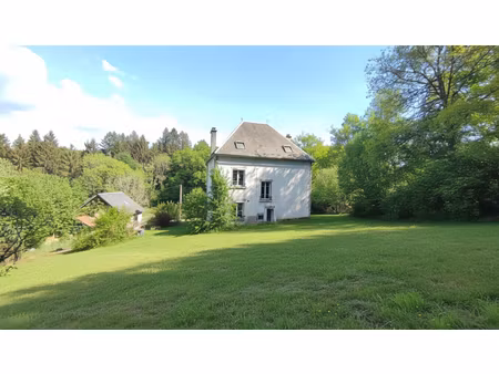 maison bourgeoise avec dépendances et parcelle de bois à liginiac 19160