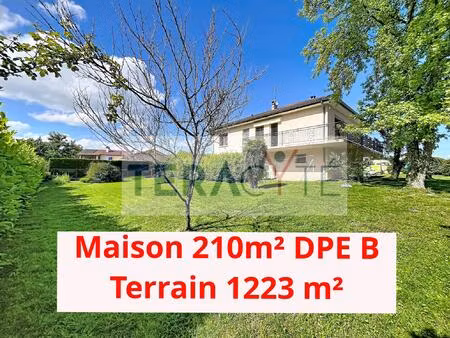 maison 6 pieces sur 1223m² de terrain au calme