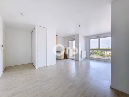 location appartement 3 pièces 60 m² à cergy (95000)  1 067 €