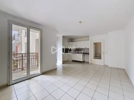 location appartement 2 pièces 43 m² à corbeil-essonnes (91100)  832 €