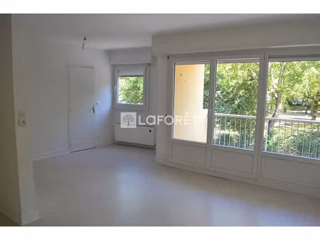 location appartement 4 pièces 88.11 m² à rochefort (17300)  880 €