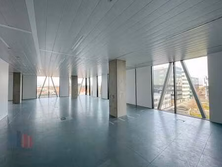 nieuwbouwkantoor op toplocatie langs de e403 te roeselare