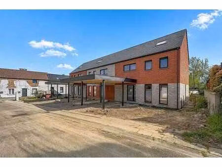 3 superbes maisons en gros oeuvre ferme
