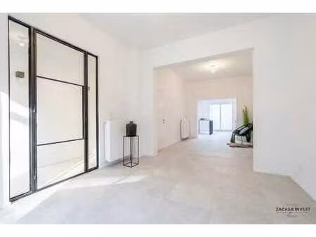 met zorg gerenoveerde woning gelegen aan stadspark van aalst