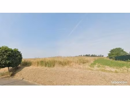 terrain 440 m² joue les tours