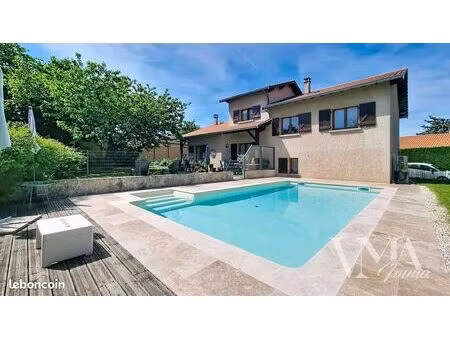 maison 5 pièces 138 m²