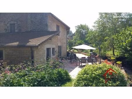 inconnu 9 pièces 240 m²