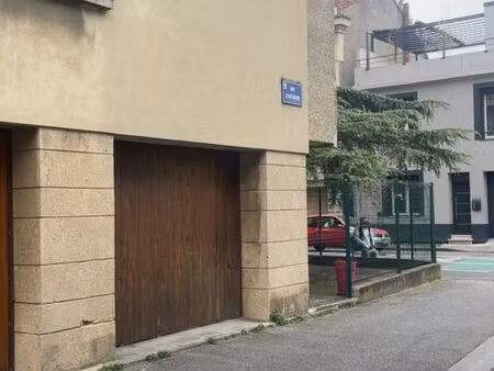 parking/box 17 m² avignon
