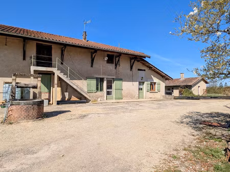 corps de ferme habitable + fort potentiel d'évolution