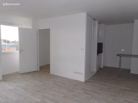 studio 1 pièce 33 m²