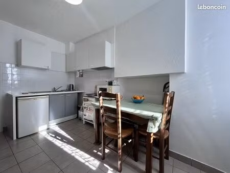 studio 1 pièce 27 m²