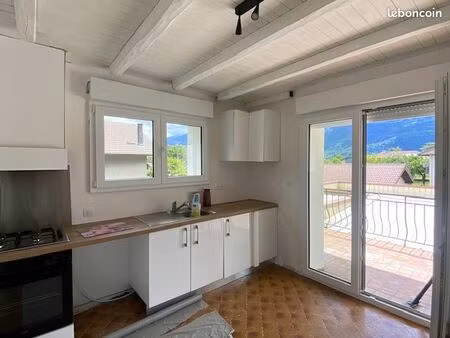t4 dans maison marignier avec jardin