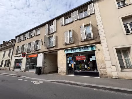 location locaux professionnels à arpajon (91290)  1 050 €