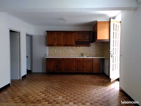 a mezin à louer maison au coeur du village