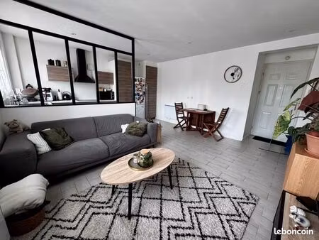 appartement t2 de 40 m² avec une place de stationnement