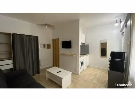 studio ≈ 20m²