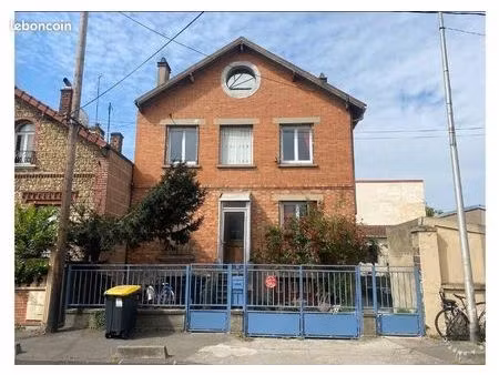 chambre 5 pièces 178 m²