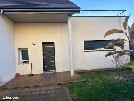 location maison entre ville et lac