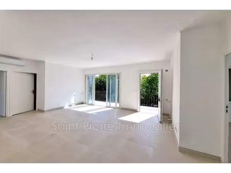 location maison 5 pièces 79.42 m² à cagnes-sur-mer (06800)  2 250 €