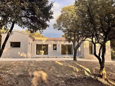 location maison 5 pièces 115 m² à saint-restitut (26130)  1 450 €