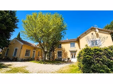ferme maison vigneronne 300m² 6/7 chambres 14 pieces terrain 1263m² garage piscine