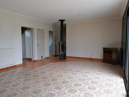 maison de 6 pièces de 157 m² à ploërmel